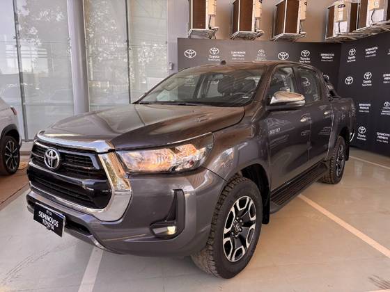 TOYOTA HILUX 2.8 D-4D TURBO DIESEL CD SRV 4X4 AUTOMÁTICO TOYOTA HILUX 2.8 D-4D TURBO DIESEL CD SRV 4X4 AUTOMÁTICO